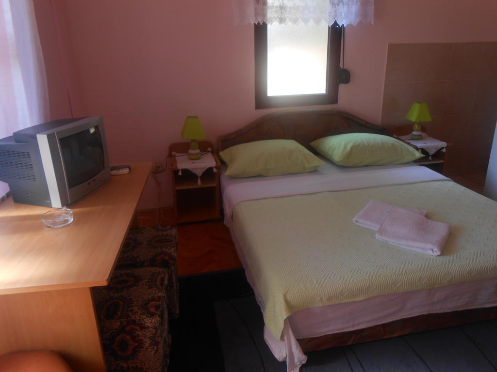 Apartments & Hostel Zdrava Hrana Mostar Chambre photo